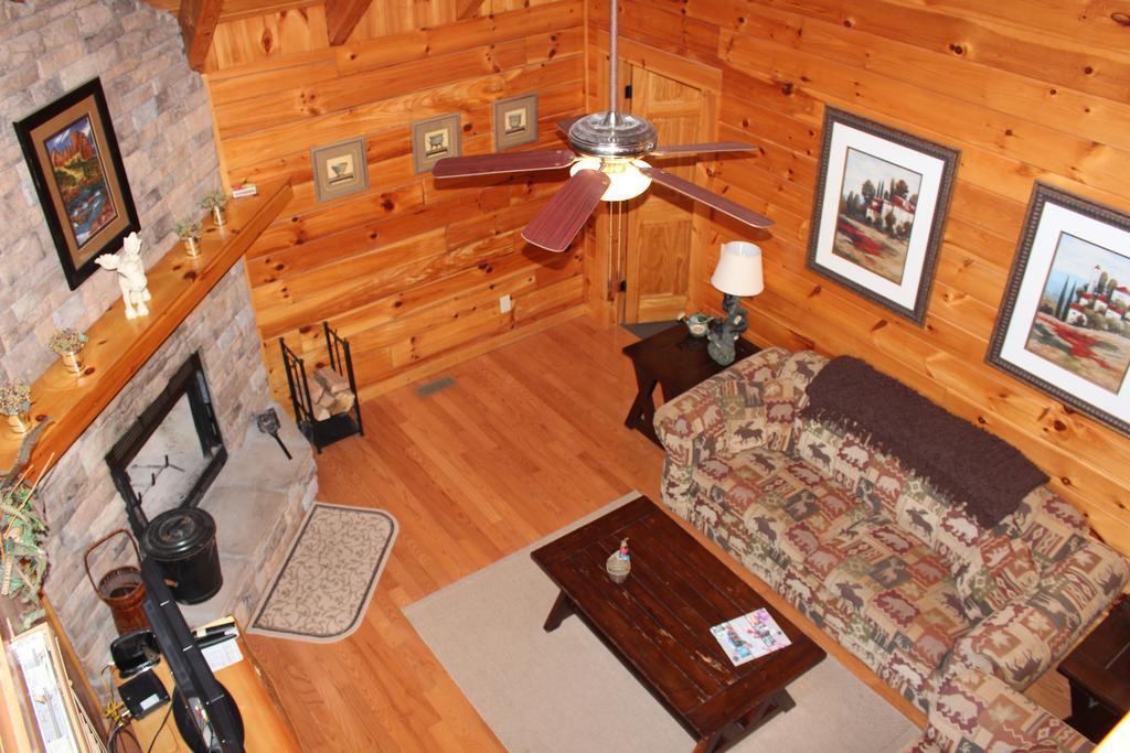 Knotty By Nature Gatlinburg Quarto foto
